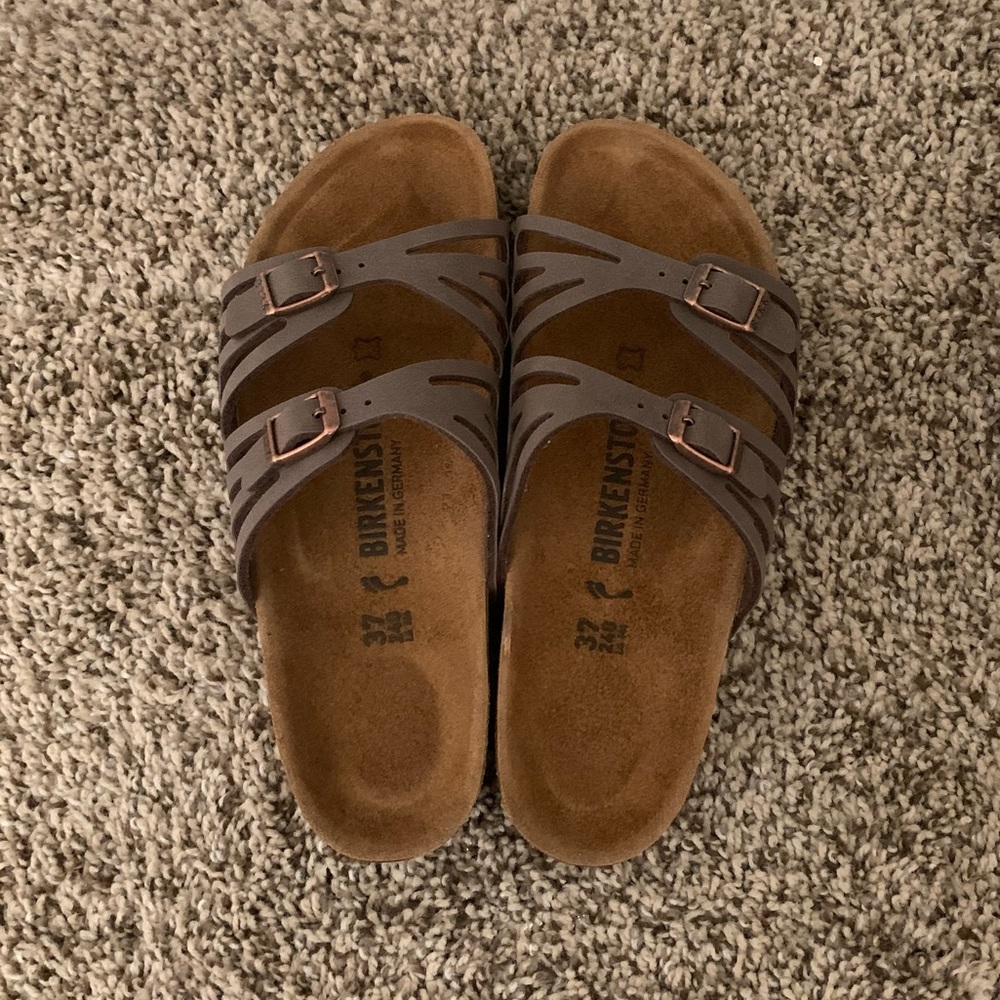Birkenstock Granada Sandal in Mocha